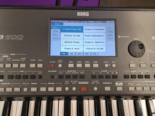 Korg - PA600 2